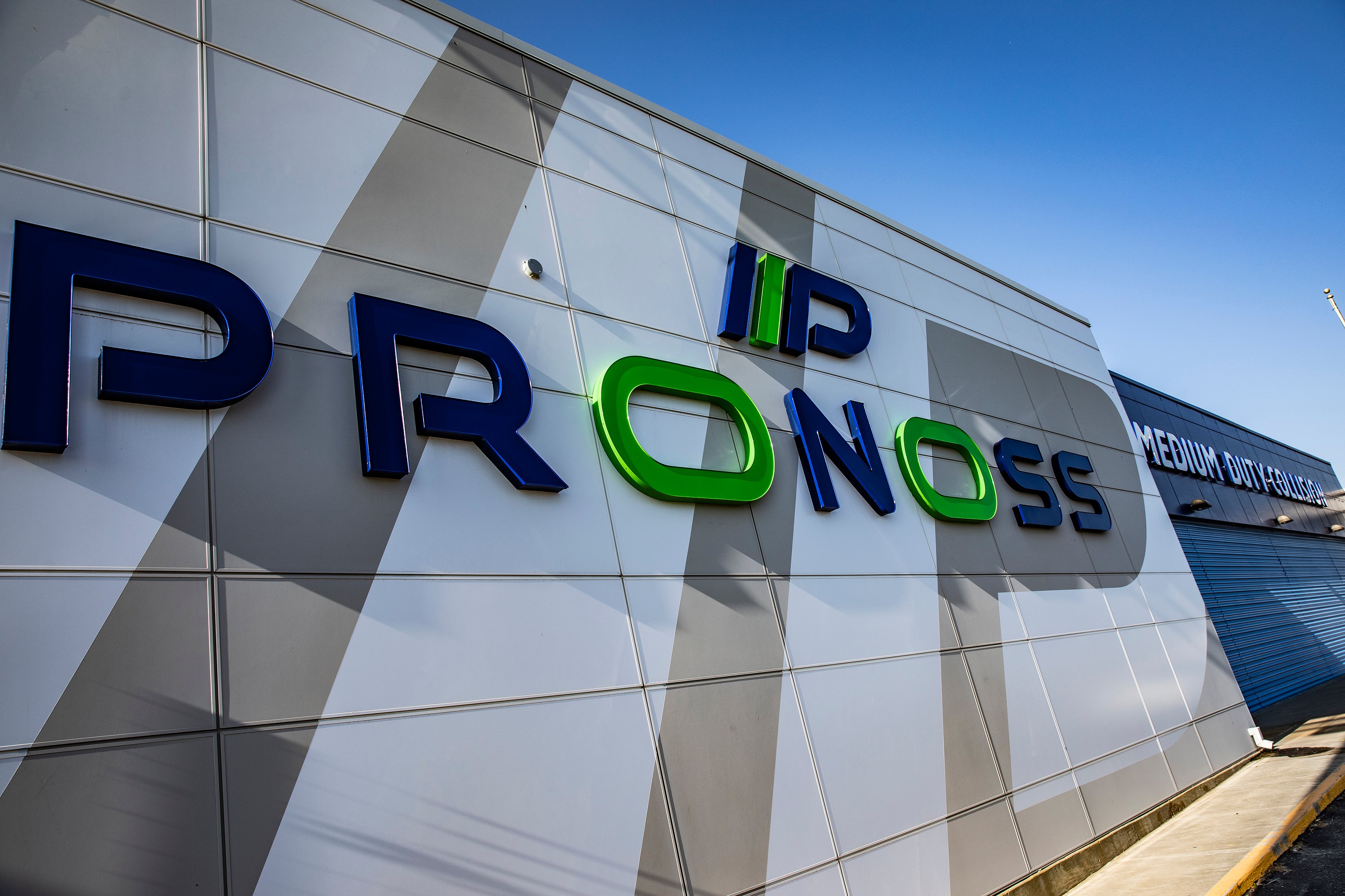 sign of pronoss building 